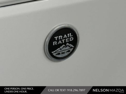 Used 2016 Jeep Wrangler Unlimited Sahara AWD/4WD image 16