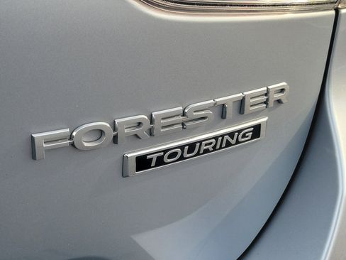 Used 2024 Subaru Forester Touring w/ POP Package 3 AWD/4WD image 9