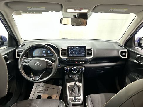 Used 2023 Hyundai Venue Limited FWD image 19