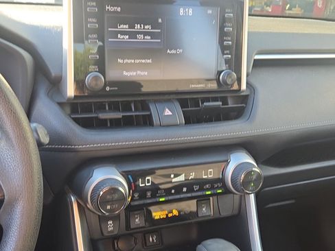Used 2019 Toyota RAV4 XLE w/ Convenience Package FWD image 13