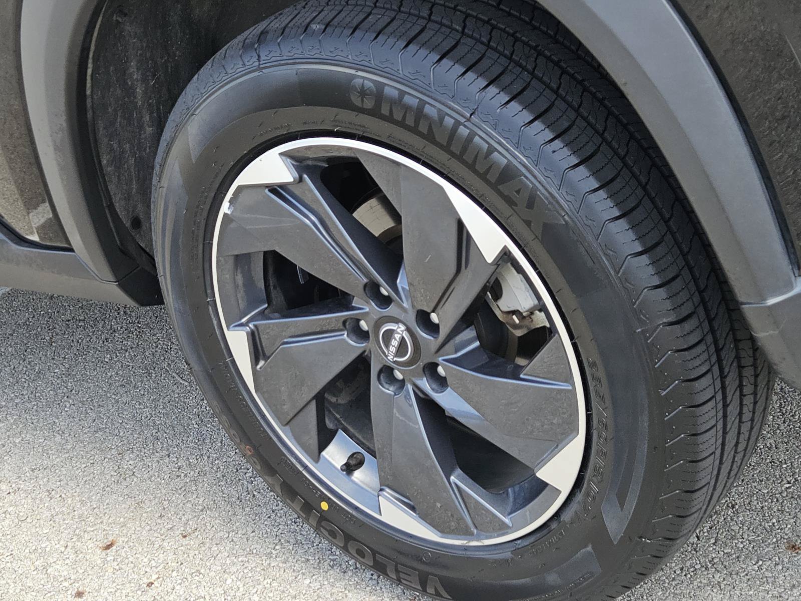 Used 2025 Nissan Rogue SV AWD/4WD image 7