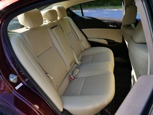 Used 2013 Acura ILX w/ Technology Package image 23