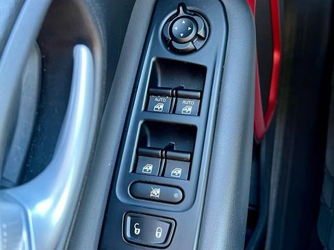 Used 2023 Jeep Renegade Trailhawk image 27