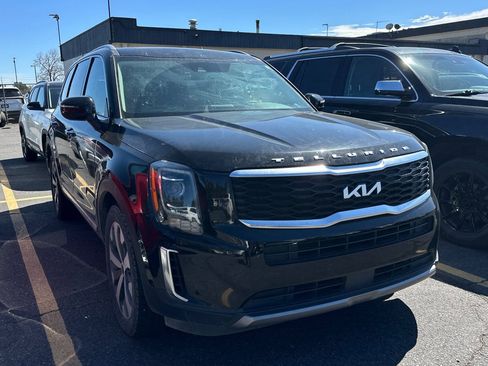 Used 2022 Kia Telluride S image 2