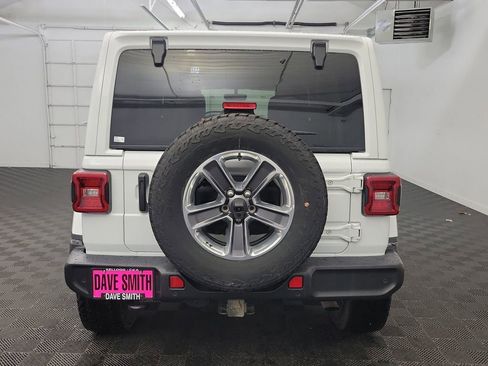 Used 2020 Jeep Wrangler Unlimited Sahara image 9
