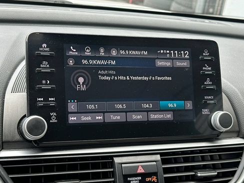 Used 2018 Honda Accord Touring image 16