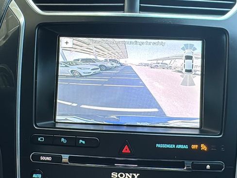 Certified 2017 Ford Explorer Platinum AWD/4WD image 16