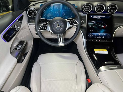 Used 2025 Mercedes-Benz C 300 4MATIC Sedan image 31