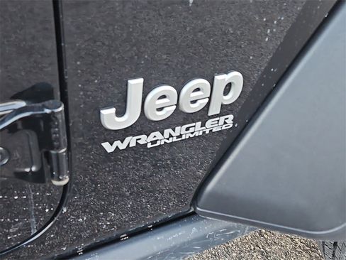 Used 2021 Jeep Wrangler Unlimited Sport image 12