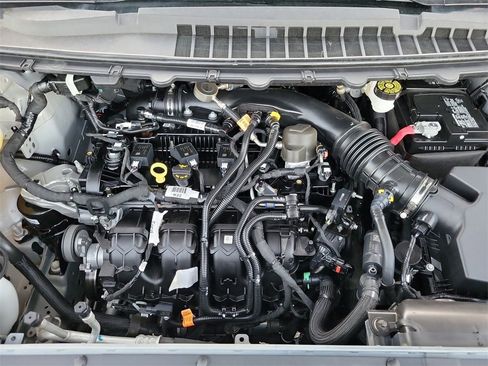 Used 2024 Ford Edge SEL image 10