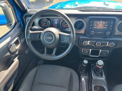 Used 2020 Jeep Gladiator Sport AWD/4WD image 17