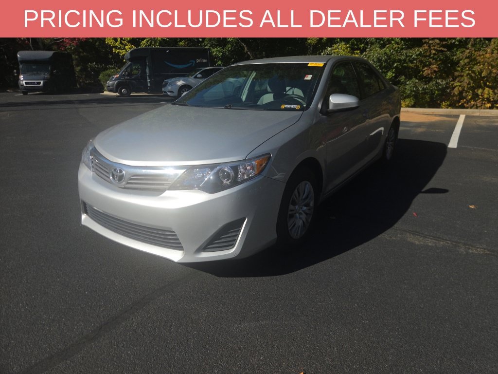 Used 2014 Toyota Camry FWD image 2