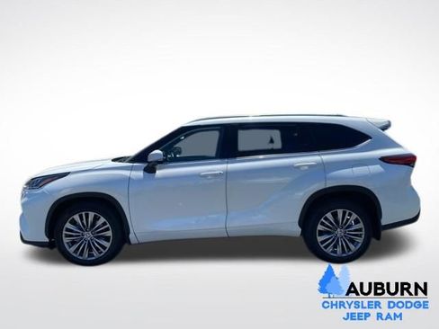 Used 2020 Toyota Highlander Platinum AWD/4WD image 4