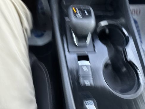 Used 2023 Nissan Rogue SV image 26