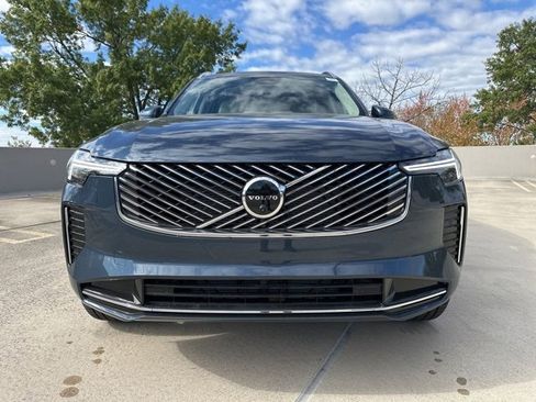 New 2026 Volvo XC90 B6 Ultra image 2