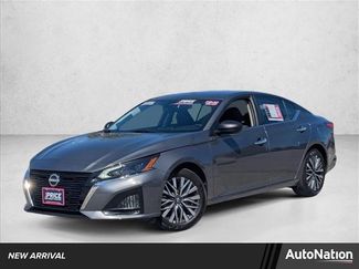 Used 2025 Nissan Altima 2.5 SV video 1