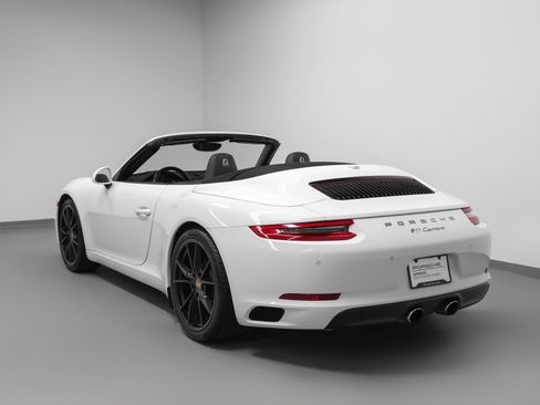 Certified 2017 Porsche 911 Carrera RWD image 3