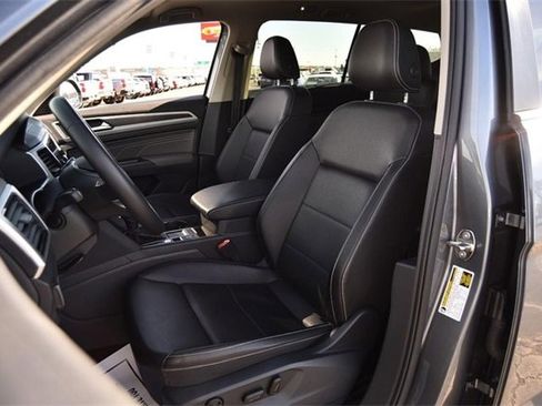 Certified 2023 Volkswagen Atlas SE w/ Panoramic Sunroof Package image 19