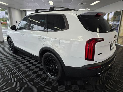 Used 2022 Kia Telluride EX w/ EX Premium Package image 6