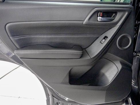 Used 2018 Subaru Forester 2.5i Touring image 38