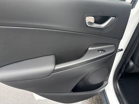 Certified 2023 Hyundai Kona Limited AWD/4WD image 17
