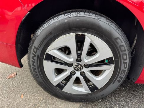 Used 2017 Toyota Prius Two image 14