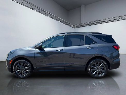 Used 2022 Chevrolet Equinox RS AWD/4WD image 2