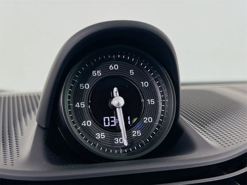 New 2026 Porsche Taycan GTS image 34