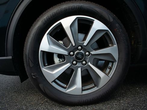 Used 2025 Ford Escape Platinum image 27