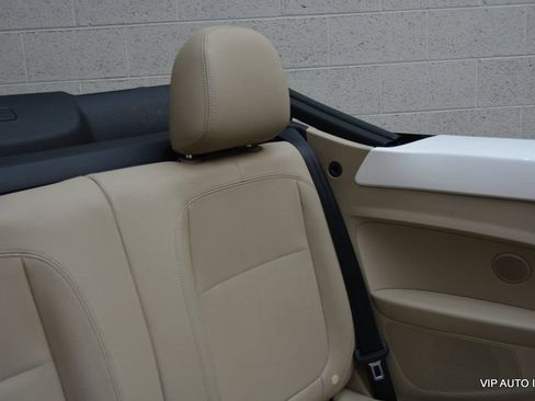Used 2013 Volkswagen Beetle 2.5 image 26
