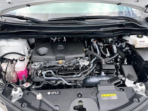 Used 2024 Toyota Sienna XLE w/ XLE Plus Package FWD image 11
