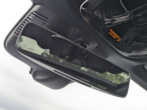 Certified 2025 Mercedes-Benz GLC 300 4MATIC image 19