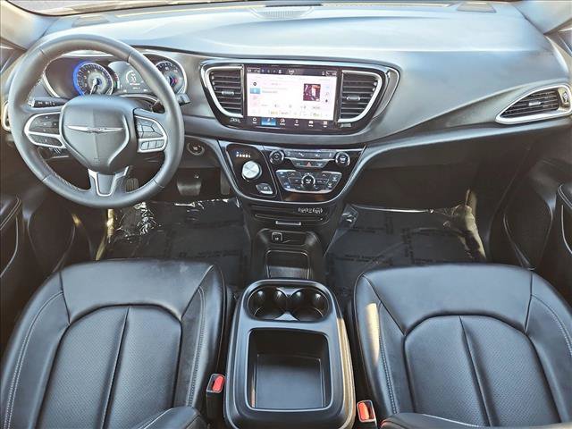 Used 2025 Chrysler Pacifica Select FWD image 22