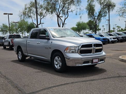 Used 2017 RAM 1500 Classic SLT RWD image 3