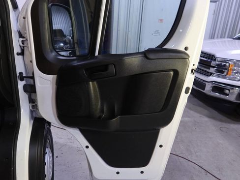 Used 2023 RAM ProMaster 2500 FWD image 13