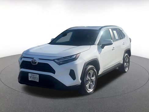 Used 2025 Toyota RAV4 XLE image 7
