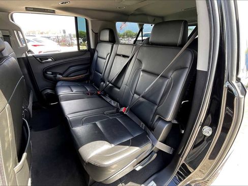 Used 2019 Chevrolet Suburban Premier image 18