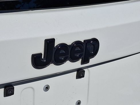 Used 2023 Jeep Renegade Trailhawk image 30