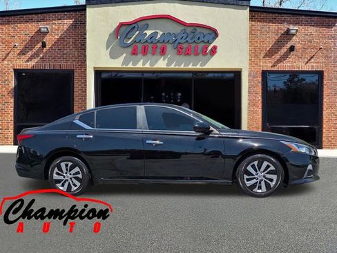 Used 2020 Nissan Altima 2.5 S FWD image 3