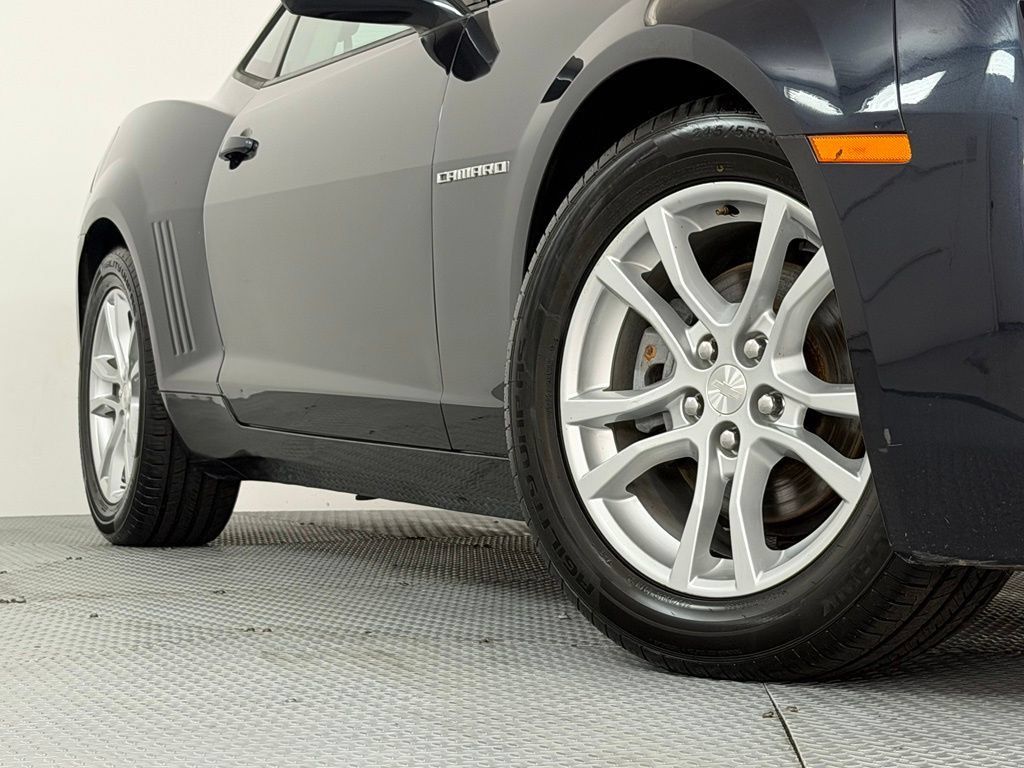 Used 2013 Chevrolet Camaro LT RWD image 17