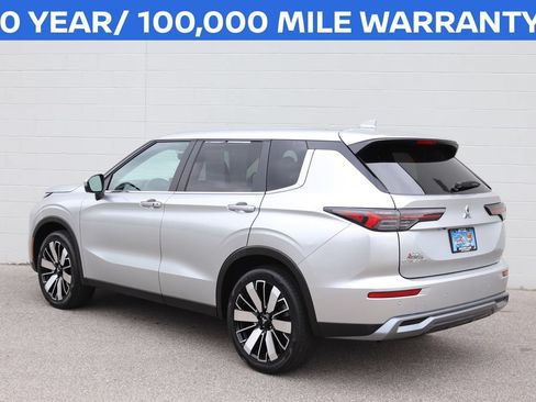 Used 2025 Mitsubishi Outlander SE AWD/4WD image 6