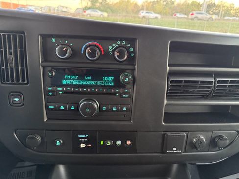 Used 2016 Chevrolet Express 3500 LT w/ LT Preferred Equipment Group image 19