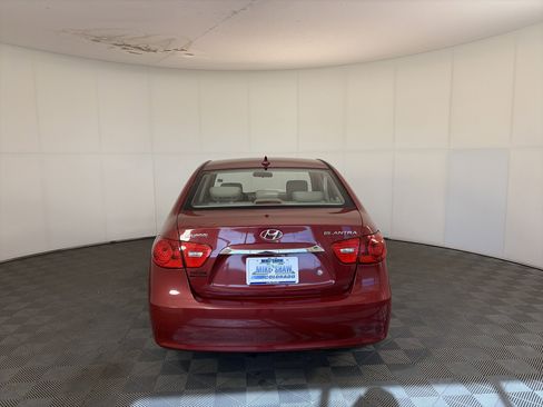 Used 2010 Hyundai Elantra GLS FWD image 4