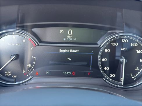 Used 2025 Cadillac XT6 Luxury image 24