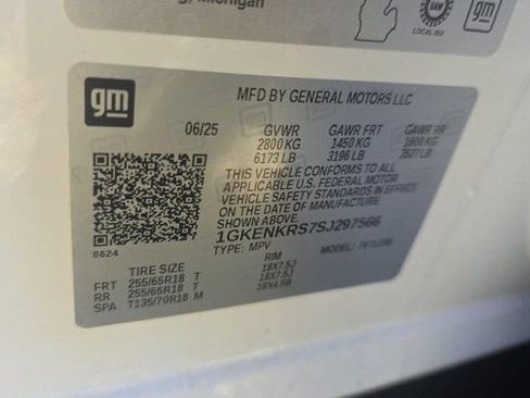 Used 2025 GMC Acadia Elevation image 12