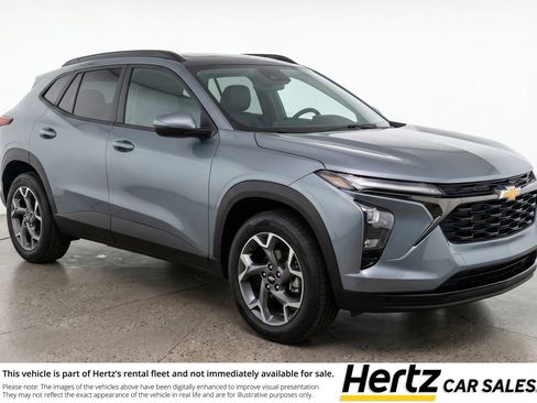 Used 2025 Chevrolet Trax LT FWD image 1