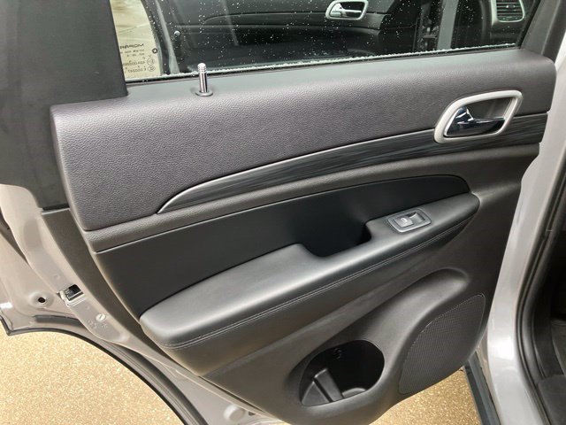 Used 2019 Jeep Grand Cherokee Laredo AWD/4WD image 20