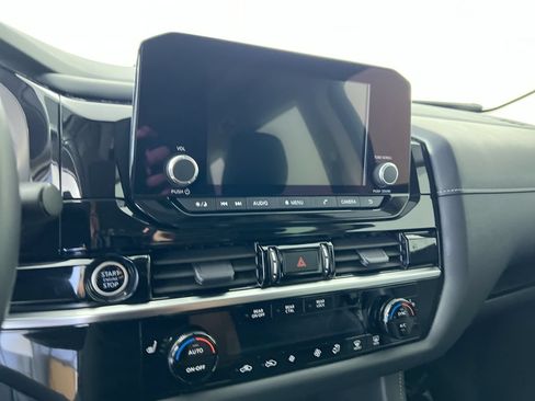 Used 2024 Nissan Pathfinder SV w/ SV Premium Package FWD image 25