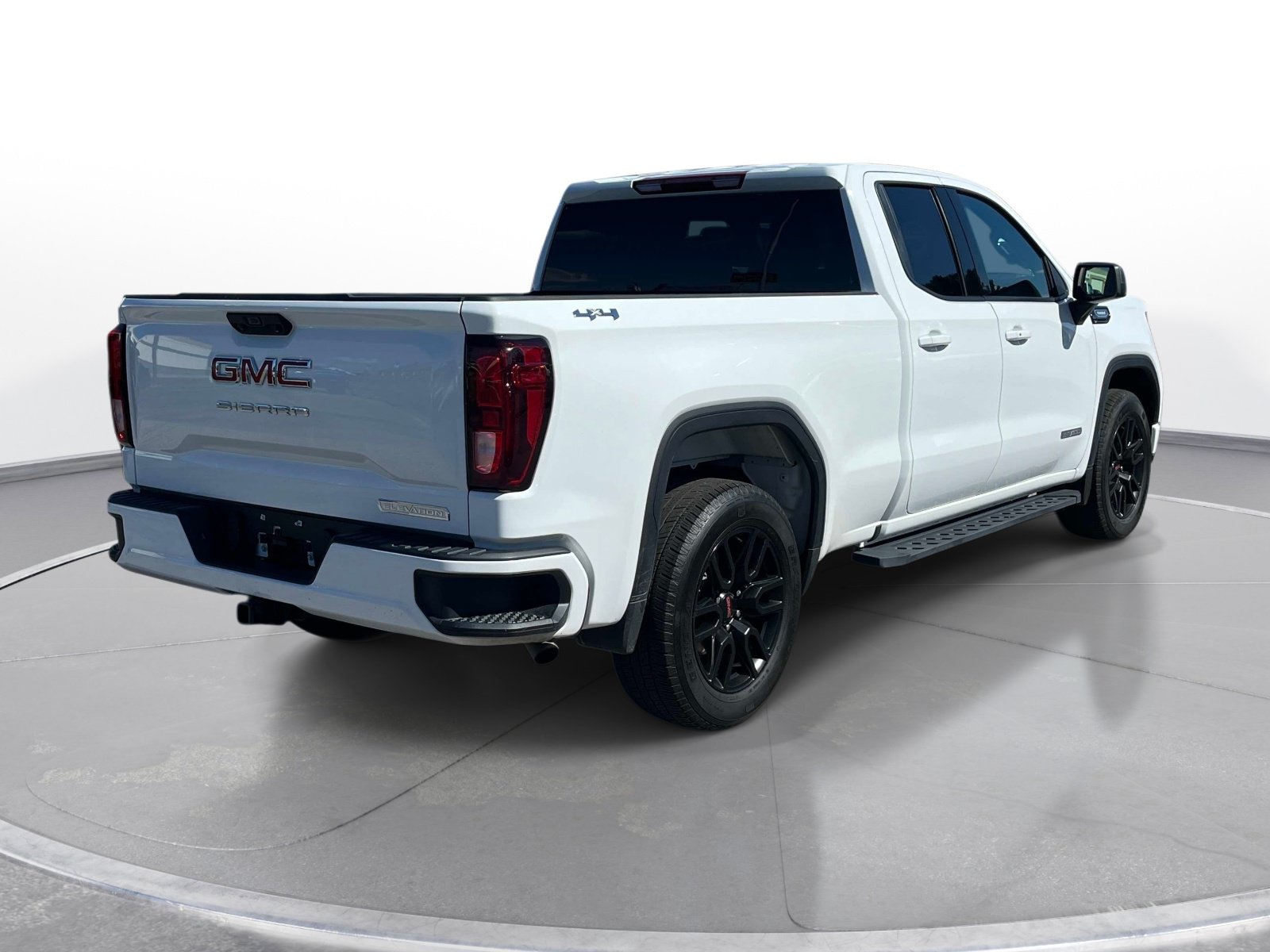 Used 2024 GMC Sierra 1500 Elevation AWD/4WD image 4