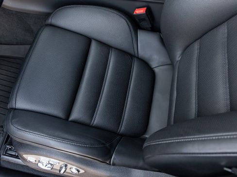 Certified 2025 Porsche Macan image 25